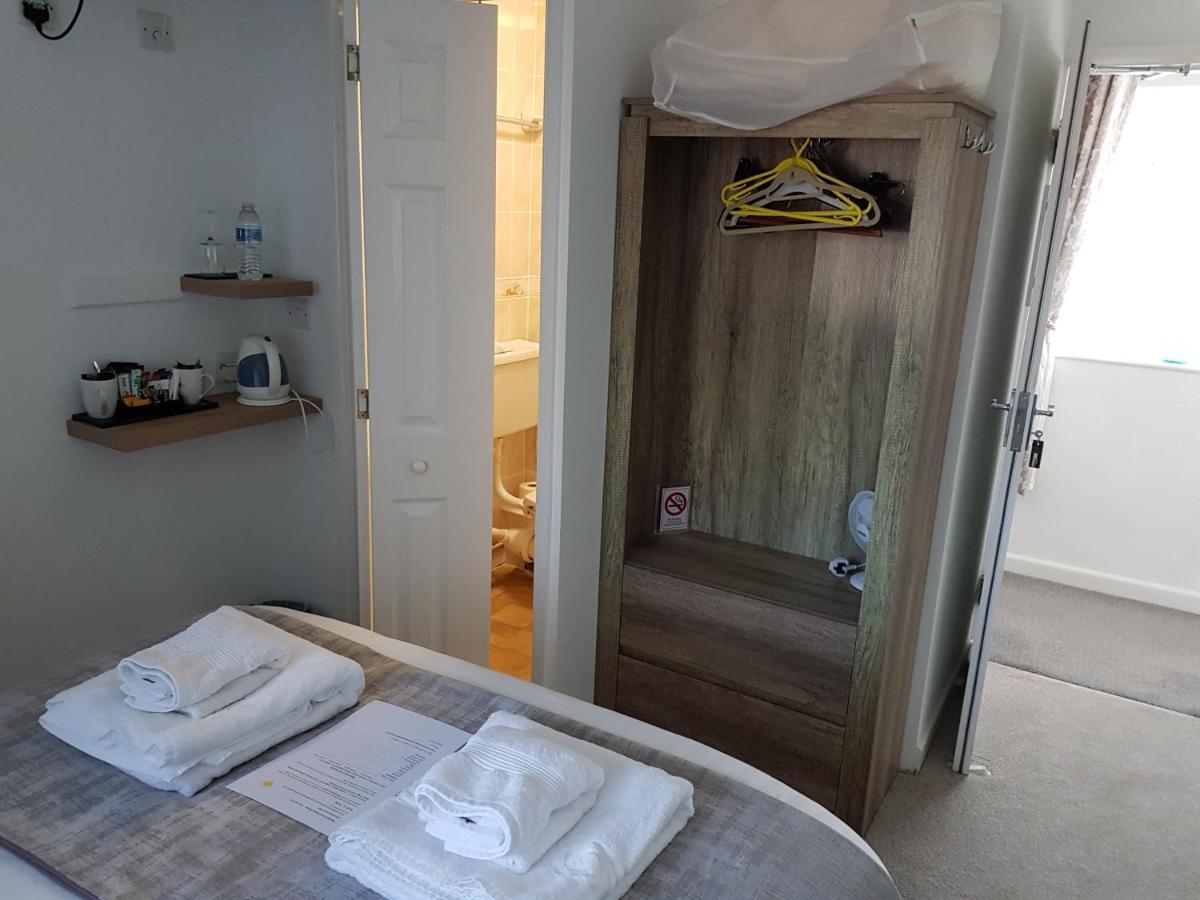 Pensión Barclay Court 4*